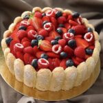 Charlotte vanille et fruits rouges 8 personnes
